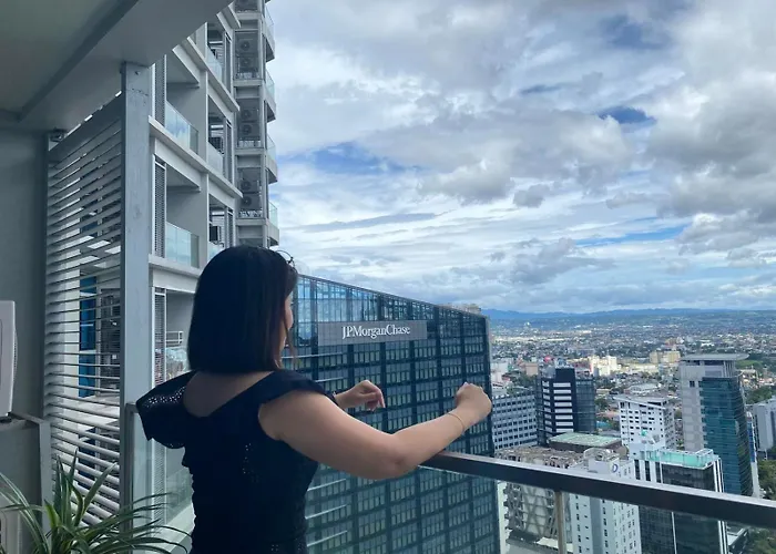 Aparthotel Uptown Parksuites Posh Modern Minimalist 4*