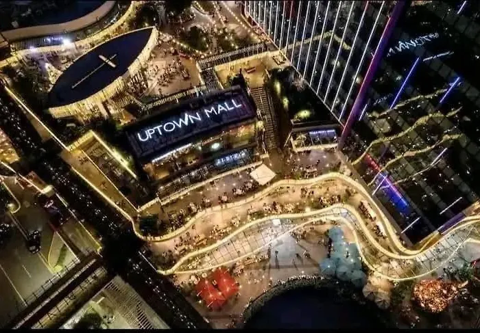 Uptown Parksuites Posh Modern Minimalist 4* Manila