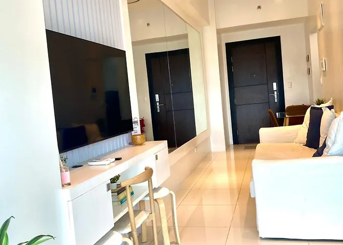 Uptown Parksuites Posh Modern Minimalist Aparthotel Manila