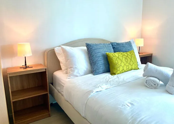 Aparthotel Uptown Parksuites Posh Modern Minimalist Manila