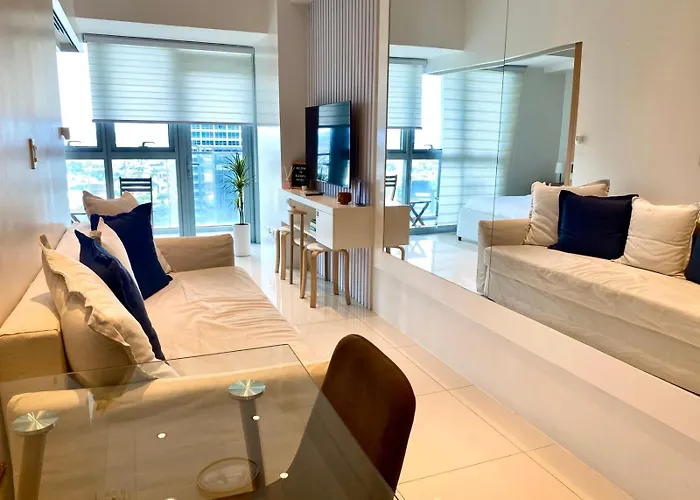 Aparthotel Uptown Parksuites Posh Modern Minimalist Manila